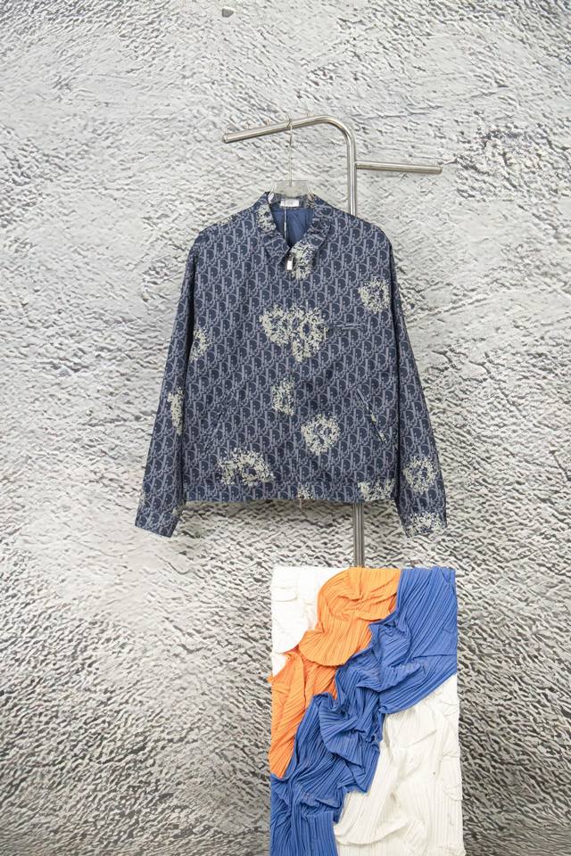款号：Y135 Dior 迪奥全身满印满Logo花朵外套 周董周杰伦同款 搭配重工高端Logo印花工艺 采用460克加厚全棉 定制牛津感面料 手感非常舒服 版型