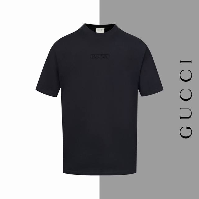 款号#Z36 古驰字母烧花刺绣圆领短袖 Gucci官网一致款式 面料：32支双纱280克纯棉面料 同缸同色织染螺纹 颜色一致 工艺：进口机器饱满烧花字母刺绣 配
