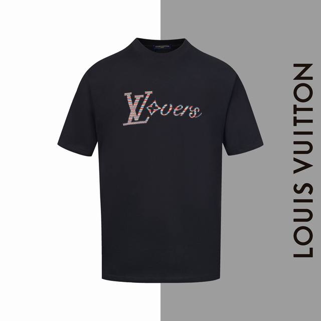 款号#Z11 Lv彩色字母刺绣圆领短袖 Louisvuitton官网一致款式 面料：32支双纱280克纯棉面料 同缸同色织染螺纹 颜色一致 工艺：前片彩色精品饱