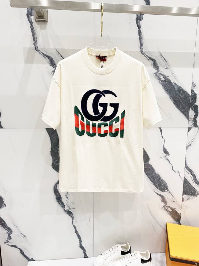 隔天到 Gucci 古驰 260克纯棉圆领短袖T恤 贴布拼色刺绣Gg字母Logo工艺标识 官方同步 高版本 高品质 时尚个性 百搭潮流 纯原品质 原版面料 吊牌