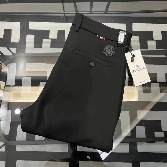 款号Cc867 蒙口西装裤净版黑裤, 最经典畅销时装系列,男士休闲厚款牛奶丝西裤,，完美合身的穿着感对裤长和修身的黄金比例这种介于长裤与九分之间的把握 恰到好处