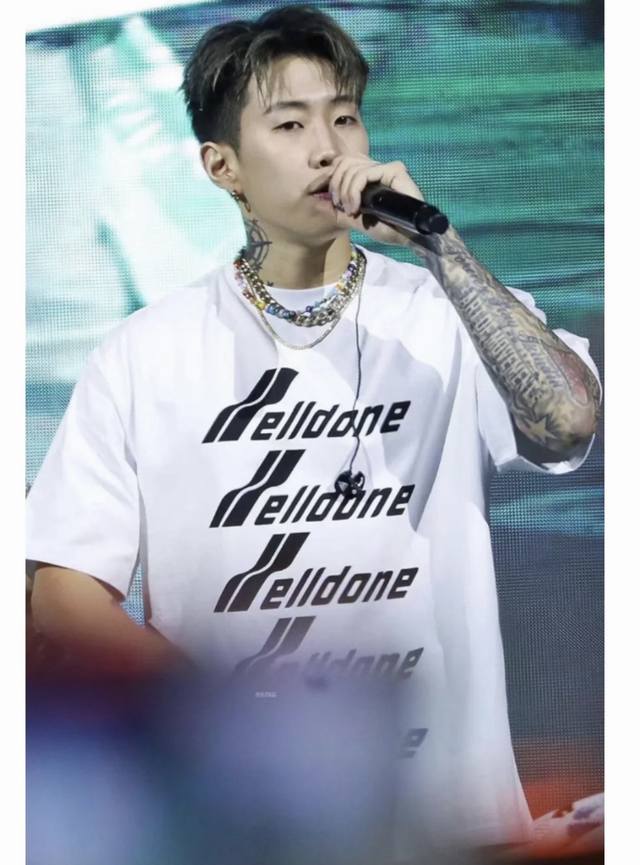 w05# We11Done官网经典款王源朴宰范同款大字母弹幕Logo印花短袖T恤 原版开模 区别市面普通版本 重磅26支高克重300克双纱精梳棉面料 颜色：黑色