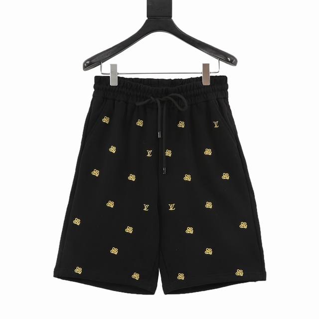 Louis Vuitton 路易威登 满印老花刺绣短裤 原版开模。定制360G毛巾面料，材料做工细节均与专柜一致。全幅Monogram 图案提花，细节版型做到与