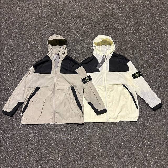 款号239 新款拼接速干防晒衣实拍图！ Stone Island 石头岛连帽全拉链机能户外防风防水防紫外线防晒衣外套 实拍图！ 面料采用高品质防风防水放紫外线