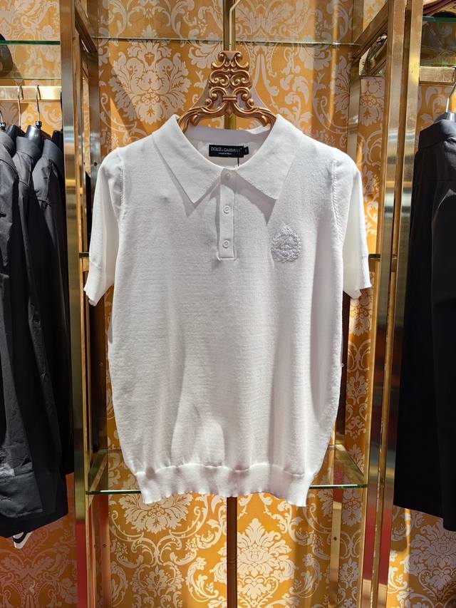 2025 Ss新款针织衫polo Dg Logo刺绣 面料采用进口机器14针完美制作 专柜一比一 上身精神 舒适透气 修身版型 独家货源 颜色 黑色 白色 码数
