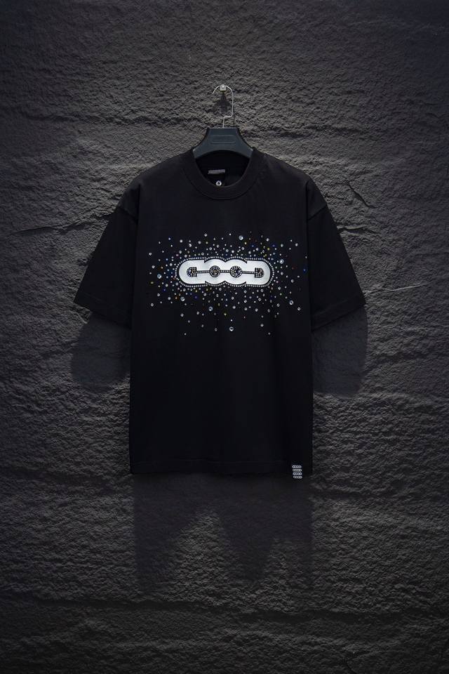 款号:C037 Good家 专供直播改标款 重磅300克重 百分百棉 硅胶搭配五金工艺 采用进口奥钻压烫而成 颜色:黑色 白色 尺码:S M L Xl