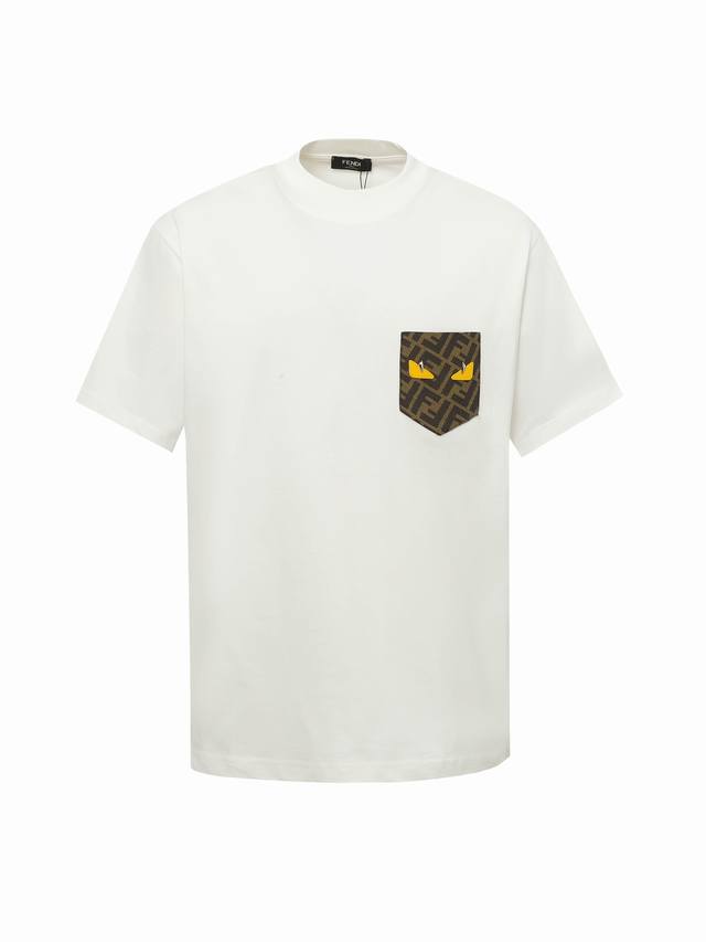 Fendi 芬迪 25Ss 小怪兽眼睛Ff皮牌口袋短袖 原版1：1定制皮标口袋 面料采用280克重精梳棉，定制32支1*1螺纹，成衣两遍水洗处理，面料舒适亲肤无