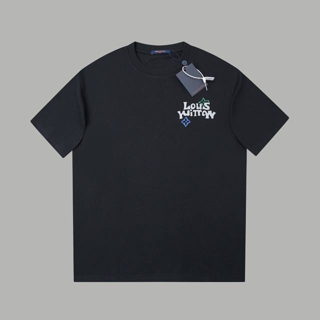 LV 25Ss早春新款 数码直喷印花短袖 轻奢主义 男女日常通勤穿搭必备单品 正确版本 欢迎对比 详细特征 320克 % 纯棉双纱汗布面料 同缸定染特种加粗32
