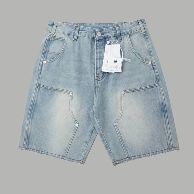 Mm6 Maison Margiela 工装洗水贴标 五分牛仔短裤 码数: S M L Xl Mm6春夏新款洗水浅色牛仔小贴标短裤，时尚百搭款！