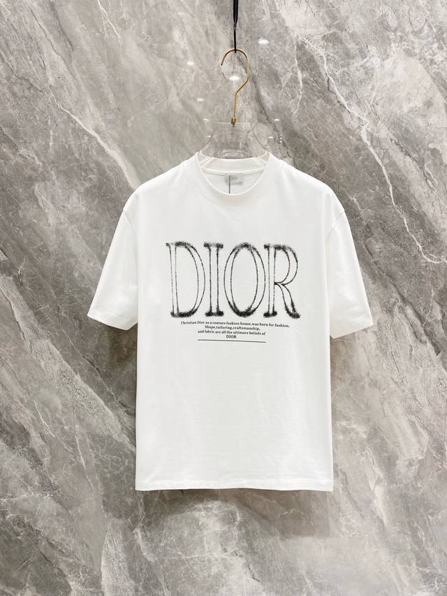 上新款号： D1029 Dior 2025春夏新款首发专柜最新款短袖圆领T恤印花 -面料：260G双纱纯棉短袖，配套320G纯棉罗纹 原版面料 官方同款 男女同