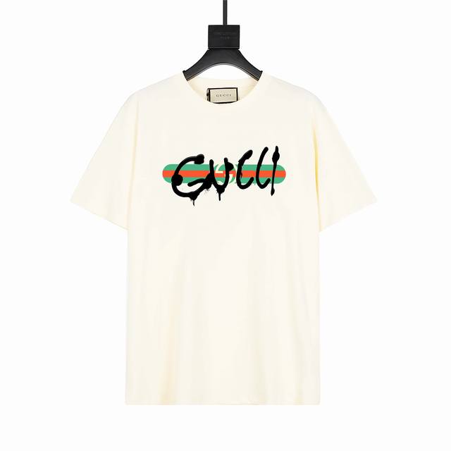 上新款号：G743 Gucci古驰2025新款情侣款短袖T恤，原版面料印花工艺 ，网红明星同款 ，面料采用260克纯棉面料，手感超级舒服 ，时尚又个性 ，超级百