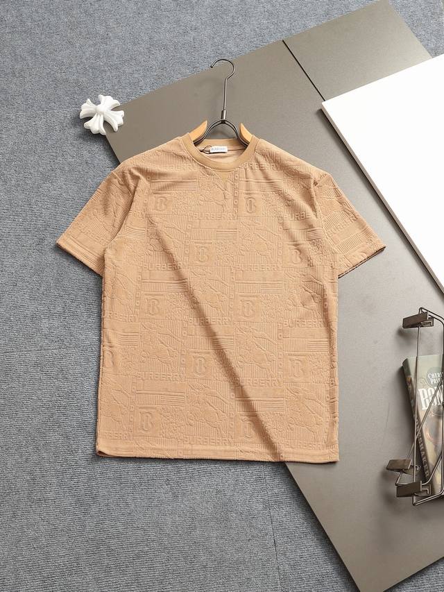 Burberry Bbr 巴宝莉 微宽版型Xs-L 新款独家限定 25年最新最顶级 个性拼接 经典战马印花Logo暗纹毛巾绣字母Logo 双袖后背格纹贴布 精美