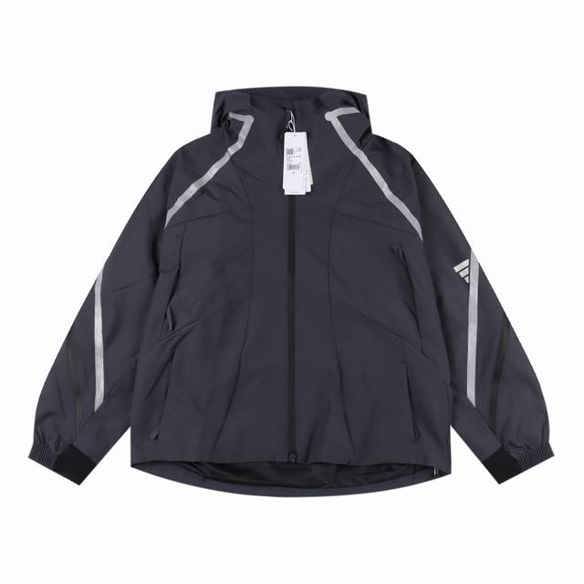 Adidas 阿迪达斯 24Fw Fos反光线条冲锋衣外衣 Gali 李佳隆，各路主理人上身同款，机能风冲锋衣外套，Fos先锋运动系列反光夹克，沉稳中透着犀利，