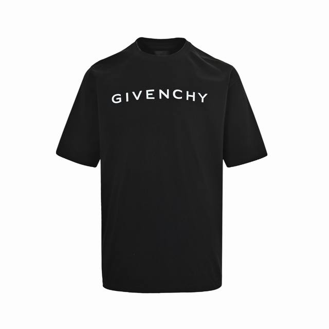Givenchy 纪梵希 24Ss 反光字母印花短袖 大面积印花采用大康丽数码印花机直喷 成本极高 经过多次的调试打版图案色差还原度与原版接近百分之99 区别市