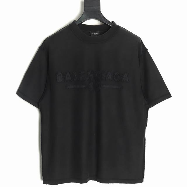 Balenciaga 巴黎世家 25Ss 贴布刺绣标语水洗短袖T恤 专柜原版5.7K购入 12月Vic提前订购就拿到了 颜色版型都很高级 而且25Ss的所有系列