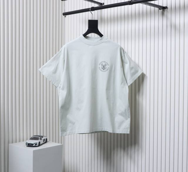 Balenciaga 巴黎世家 25Ss 中国结印花短袖T恤 独家订染240G双纱米白色面料 成衣酵洗后手感柔软顺滑 新春钥匙元素丝网印花工艺 尺码：0 1 2