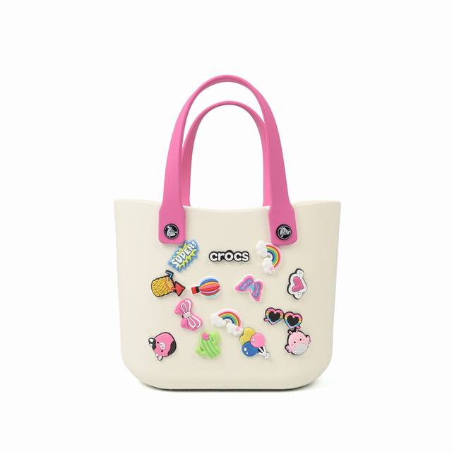 Crocs 卡骆驰 小号月牙款沙滩包 弧形包身设计流畅月牙轮廓，简约不撞款，随手一挎即显穿搭层次感。 糖果色系，中性配色，满足甜酷双面风格。 轻到忘记存在的舒适
