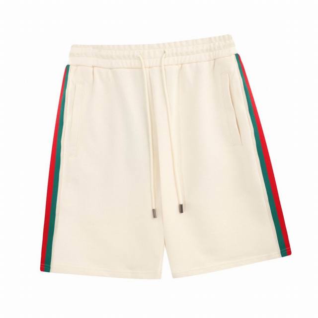 古驰 Gucci 夏季新款 侧边红绿条织带休闲短裤 定制纯棉面料 超级质感柔软透气 时尚男女同款休闲短裤 Color: 杏色 Size:Xs S M L