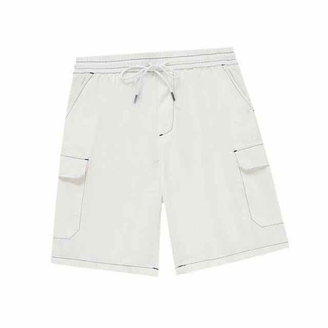 普拉达 prada 夏季新品 明线三角标尼龙休闲短裤 经典大口袋三角标徽标情侣梭织速干五分短裤，质感一流，作为当下超火的品牌，没有夸张的设计图案、采用独特载剪、