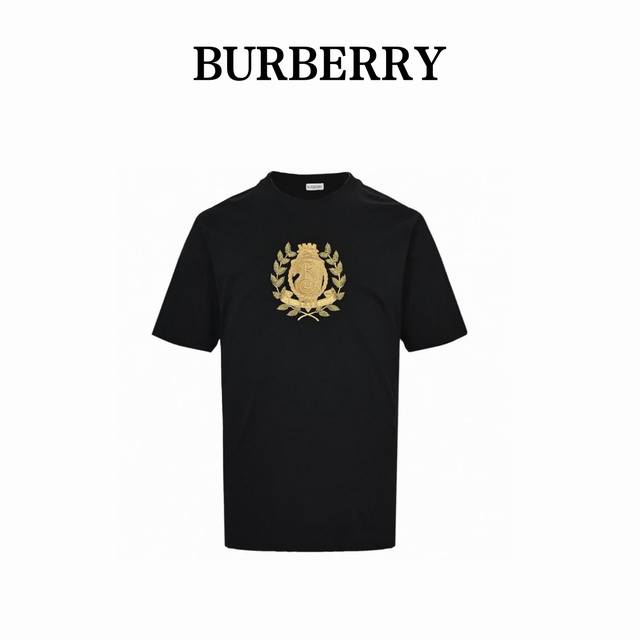 Burberry 巴宝莉 橡树叶盾牌徽标刺绣短袖 巴宝莉 25Ss新款T 恤衫，选用平织棉面料打造，装饰金属感徽章刺绣。融入 B 字型盾牌和橡树叶花环元素，巧妙
