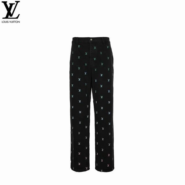 Louis Vuitton 路易威登 渐变全刺绣套装牛仔裤 采用水洗黑色牛仔布制成，全身刺绣有 1V Blason 图案，采用精致的渐变处理，流行色彩从浅绿色渐