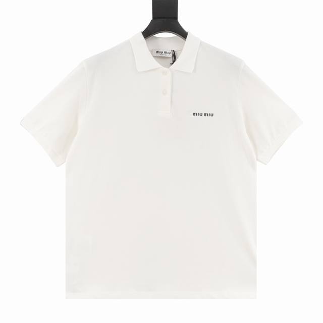 Miu Miu缪缪Mm 经典小标刺绣短袖polo衫 正品8400购入开发，采用210克双精疏棉股珠地布面料，领口定制提花扁机罗纹，面料酵洗，进口机绣刺绣，定制辅