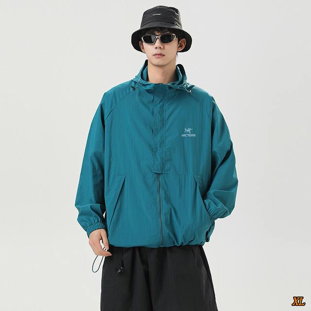 Arc’Teryx始祖鸟 独家实拍上新夏季高品质潮流连帽防晒服防晒衣薄款外套，本季主打，货源充足，放心主推，高端品质，经典设计，做工出色，经典百搭，上身效果极佳