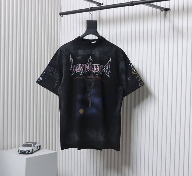 Balenciaga 巴黎世家 倒影月 光夜巴黎铁塔短袖 工艺说明：采用重磅16S精棉平纹针织面料，搭配32S+70D拉架螺纹，克重280G，前后幅倒影月光夜巴