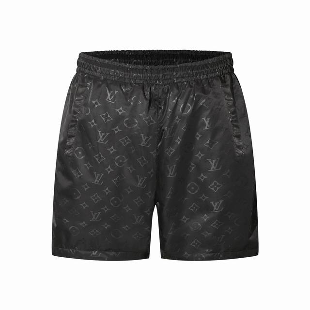 Louis Vuitton 24Ss经典满印暗纹老花沙滩短裤 高密丝绸提花面料，百分百复刻。裤身采用立体剪裁缝纫工艺，内衬全锦网眼，后幅标志性Se订制五金，细节