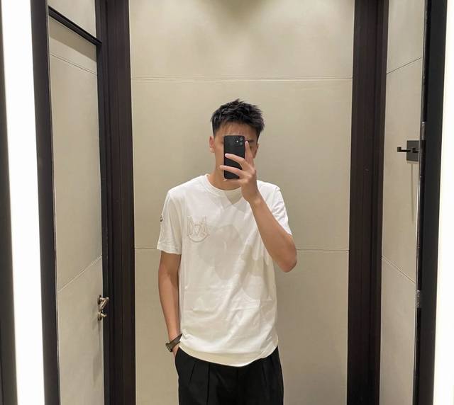 Moncler｜蒙口M字母猫耳朵Logo 情侣圆领短袖T恤 独家定制 G32支双纱纯棉面料 质感非常柔软舒适 100%区别市场的顶级面料 不缩水不变形不起球！搭
