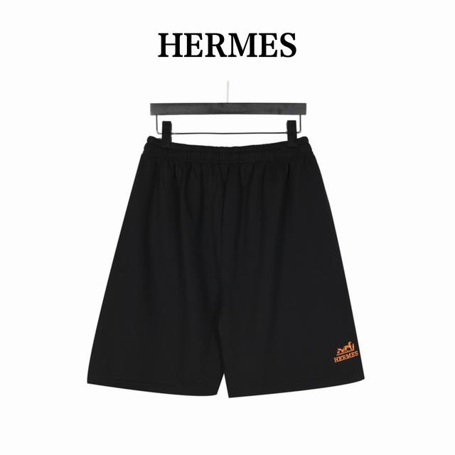 Hermes 爱马仕 24Ss 爱马仕刺绣短裤 比较基础百搭的一个款式 采用380G的纯棉面料制作 带有标识性的印花工艺 整体版型偏大上身舒适 现货秒发中 Si