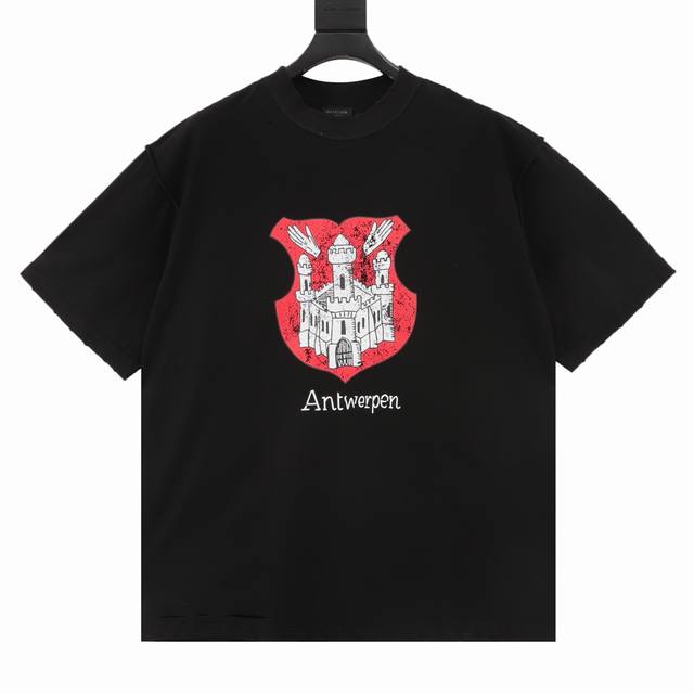 Balenciga 巴黎世家 反面穿城堡印花破洞短袖T恤 高品质 最新反穿潮流视觉 纯棉柔软面料， 对色定染面料，标准的印花磨破技术， 采用进口印花工艺，潮流感