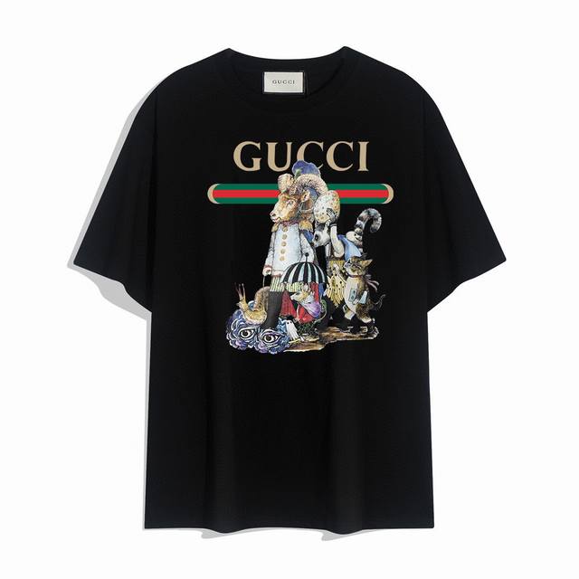 Gucci新款猫系列短袖T恤,简单的设计看起来特别大方！版型剪裁特别有讲究！上身很洋气显瘦内搭外穿都看高密针织圆领设计，平整简约！亲肤透爽！T恤面料的柔软性舒适