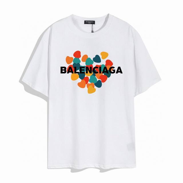 Balenciaga 巴黎世家爱心字母短袖， 品质升级，精致做工，手感柔软，充满了复古工艺还拥有厚实的手感，标志性的图标，独有的辨识度。高克重纯棉质感一流！男女