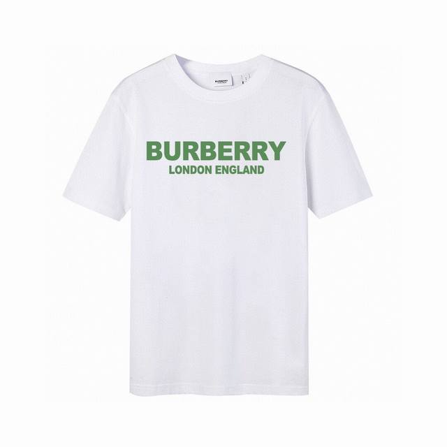 Burberry 巴宝莉字母印花短袖高版本，潮流高街情侣T恤，高克重纯棉面料，亲肤顺滑有厚实感，细节到位，款式时尚潮流！男女同款。 颜色：白色 黑色 Sixe：