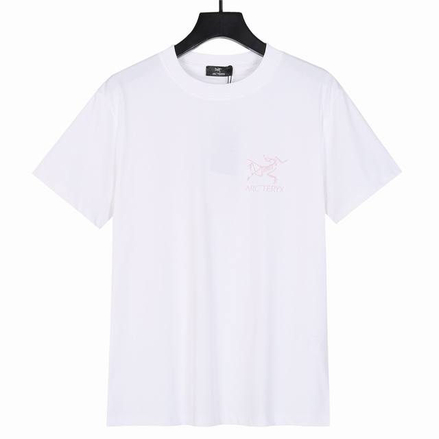 Arc'teryx 始祖鸟 25Ss经典短袖T恤 粉色标志性小鸟Logo 印花短袖T恤 面料采用300克重双纱精梳棉，定制32支1*1螺纹，成衣两遍水洗处理，面