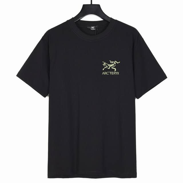Arc'teryx 始祖鸟 25Ss经典短袖T恤 绿色标志性小鸟Logo 印花短袖T恤 面料采用300克重双纱精梳棉，定制32支1*1螺纹，成衣两遍水洗处理，面