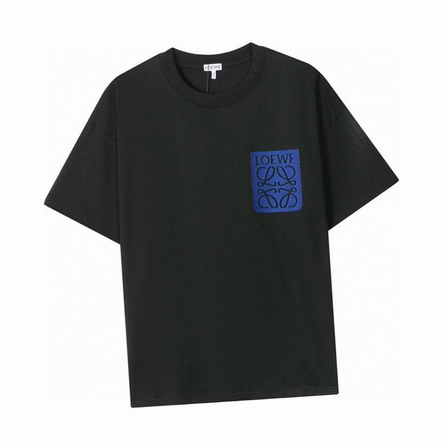 罗意威 Loewe 夏季新款，胸前刺绣徽标圆领短袖T恤，高端品质独家定制采用定制定染高克重面料，洗水完高达280G纯棉双纱面料，面料柔软舒适且不变形，宽松Ove