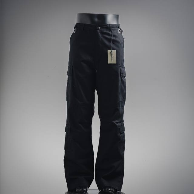 Balenciaga 巴黎世家 25Ss Cargo 多口袋工装长裤 独家定织定染面料 380G全棉斜纹面料 上身效果立体有型面料定做和打版纸样就用了接近一月时