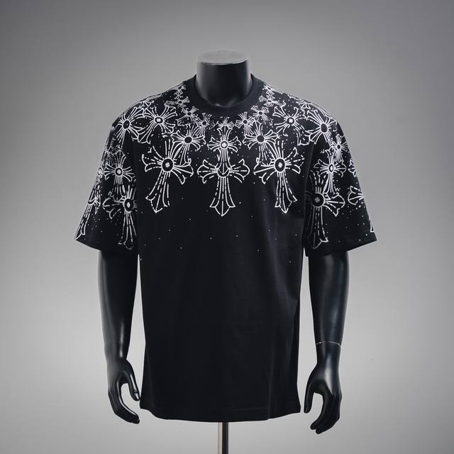 Chrome Hearts 克罗心 25Ss 渐变斑驳十字架印花短袖 面料采用280克重精梳棉，定制32支1*1螺纹，成衣两遍水洗处理，面料舒适亲肤无异感，定制