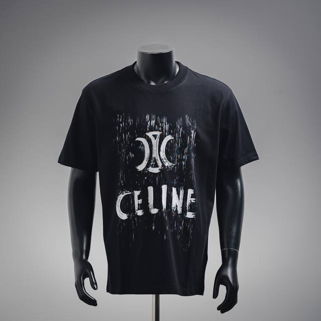 Celine 赛琳 25Ss 做旧Logo印花短袖 面料采用32支双纱280克高克重纯棉面料 同缸定织定染原版同色螺纹 进口机器白墨直喷印花工艺，柔软舒适不易掉