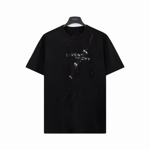 高版本Givenchy 纪梵希 错位字母印花短袖T恤，采用32支 G双纱纯棉面料 舒适透气 程度刚刚好 领口同缸1X1螺纹、无色差、定位裁剪、Oversize宽