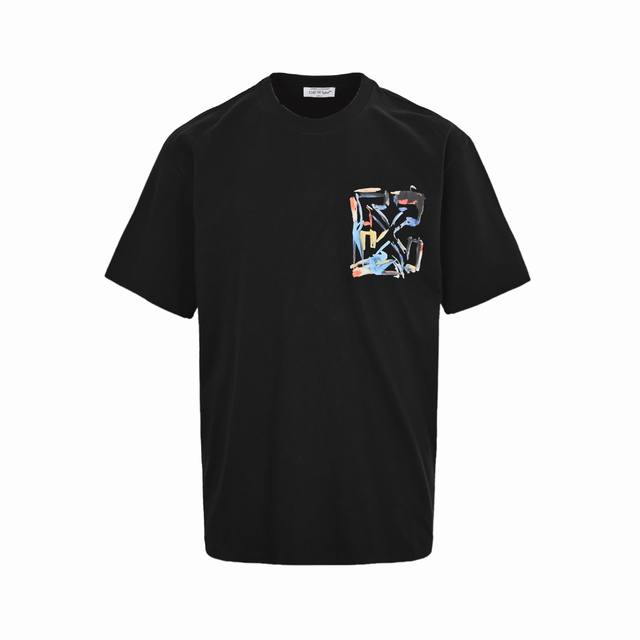 Off White 25Ss 彩色绘画印花短袖 面料：采用定制260克32织纯棉双纱面料，坯布两次水洗预缩定型， 预缩定型后能保证衣服不再次缩水变型 衣版：经典