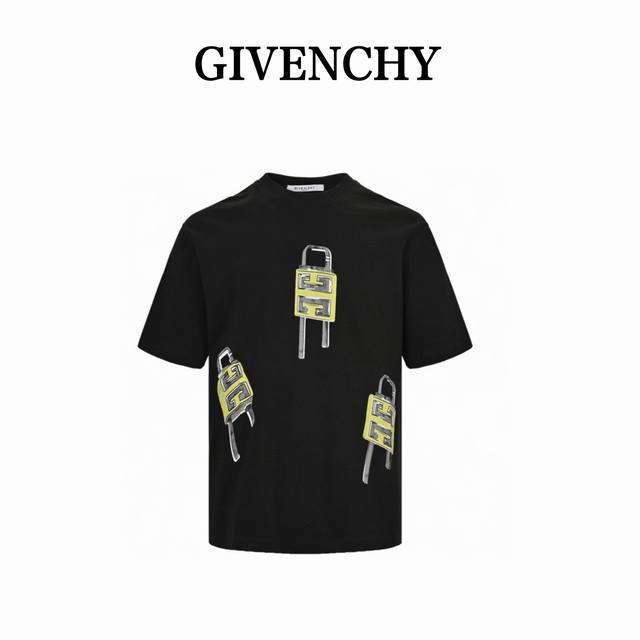 Givenchy 纪梵希 24Ss 锁头印花短袖 采用50纸双股精梳棉配套32支索罗纳螺纹面料，3D数码直喷工艺，以白色双股面料做黑色直喷工艺后效果呈现外黑里白