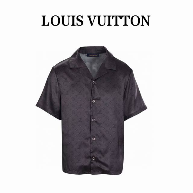 Louis Vuitton Lv 老花暗纹满印短袖衬衫 正品15919购入，定制60支桑蚕丝混纺满印面料，75D衬布，布匹直喷工艺，手工包缝，定制辅料，宽松版型