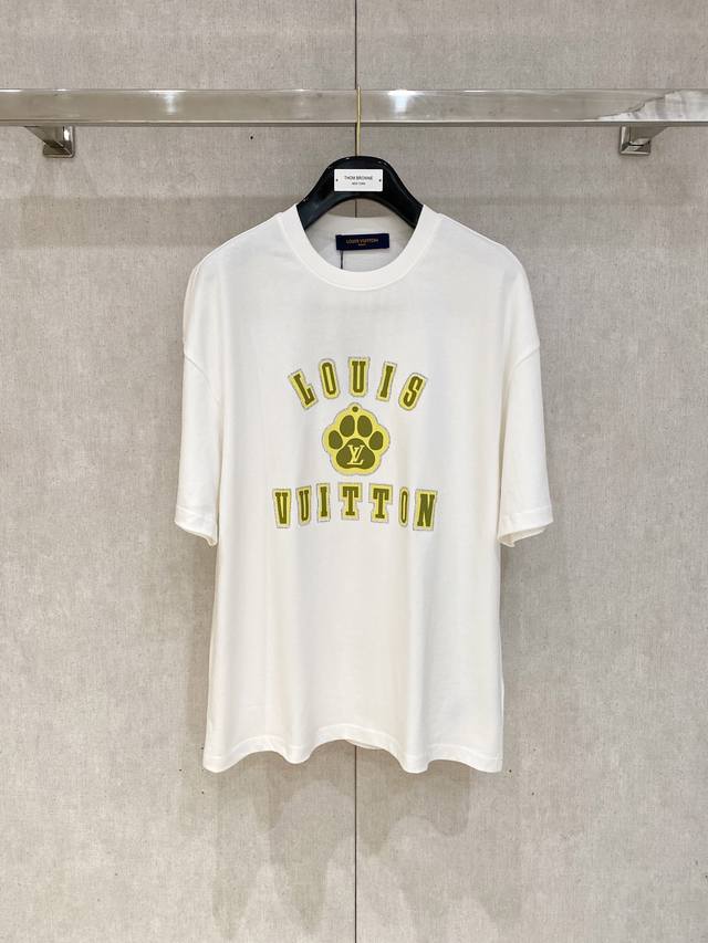 Louisvuitton 路易威登 2025春夏系列前后标识装饰男女同款棉质短袖T恤！毋庸置疑的潮流收割机, 满满的Bigger感！ 还是一如既往的高颜值款式,