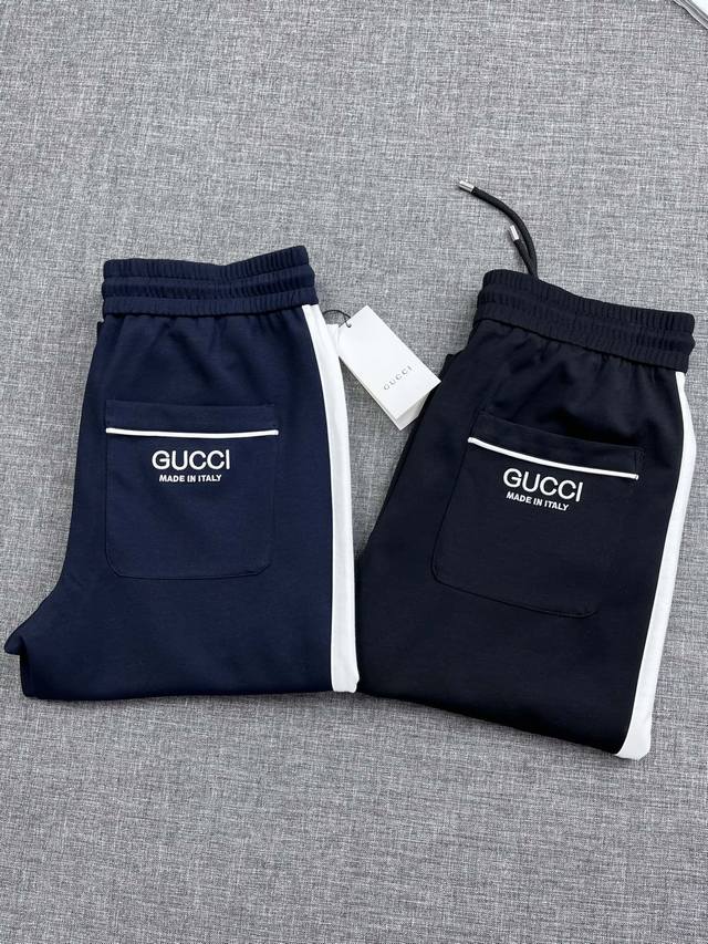 Gucci 古奇家男士高端休闲裤，贸易公司渠货源，纯正血统品质，25春季新品，柜上5300港币！可预测性的爆卖单品，自带热售体质，每一季的招牌单品，在时装领域不