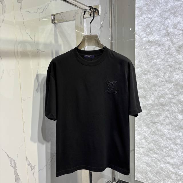 L＊新款前后刺绣短袖T恤 颜色：黑色 白色 尺码：M~3Xl