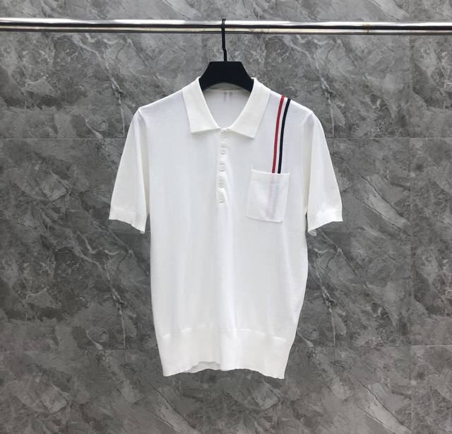 前后红白蓝翻领针织polo 码数：1-4 颜色：白色、蓝色