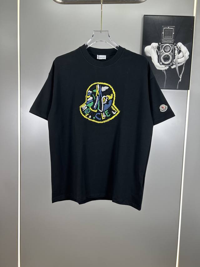高端原版规格版本 25Ss早春新品 蒙口 Moncler刺绣Logo精致升 原版面料 官方同款 短袖T恤 定制300克同缸染面料 手感非常舒服 春夏最新砖柜同步